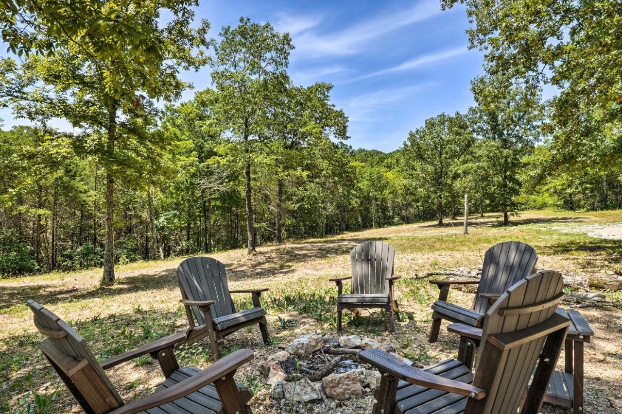 Branson Tiny Home On 52 Acres With Private Lake! Bagian luar foto